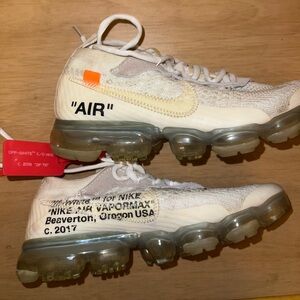 Used OFF WHITE vapor max